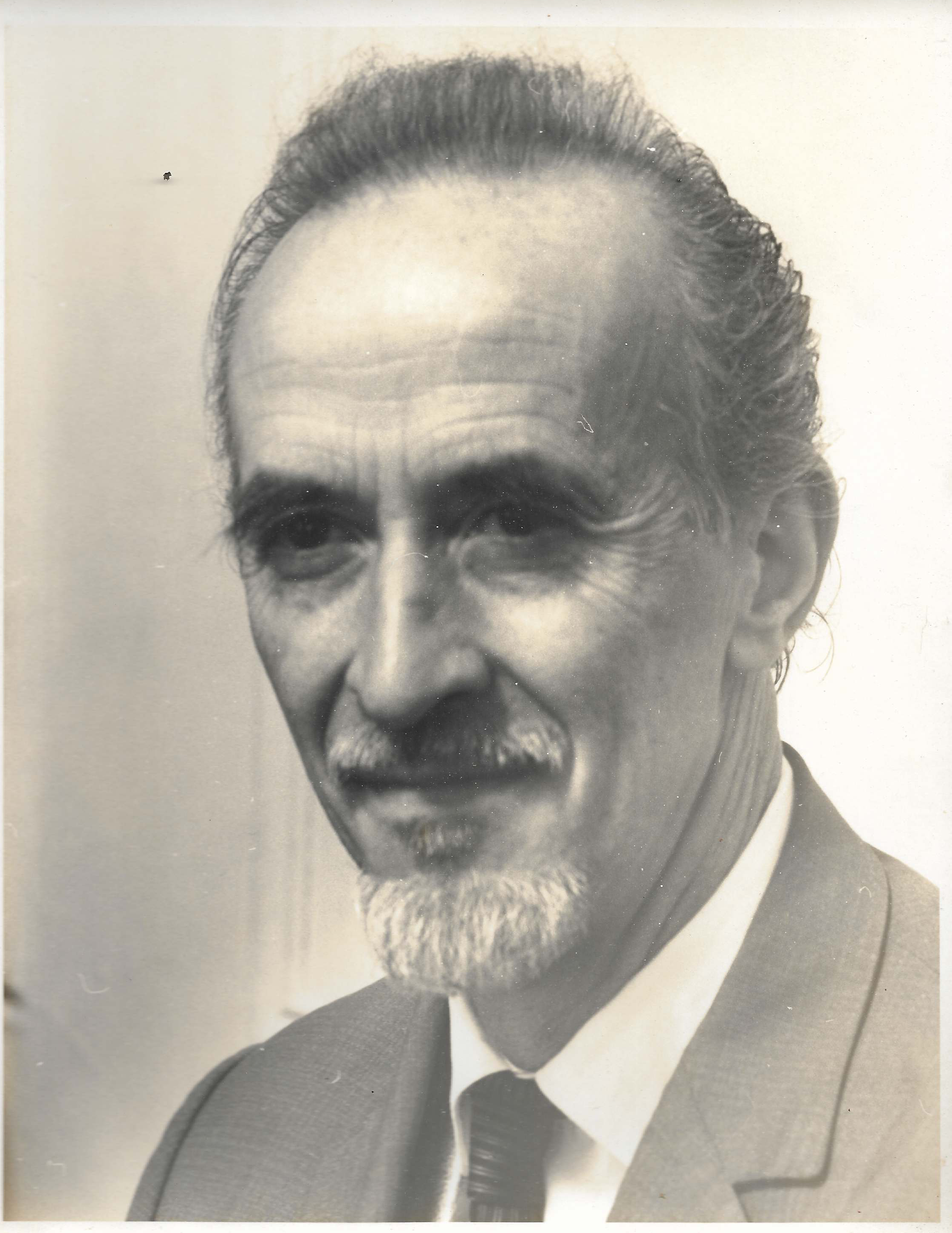 foto-retrato de Carlos Aragon